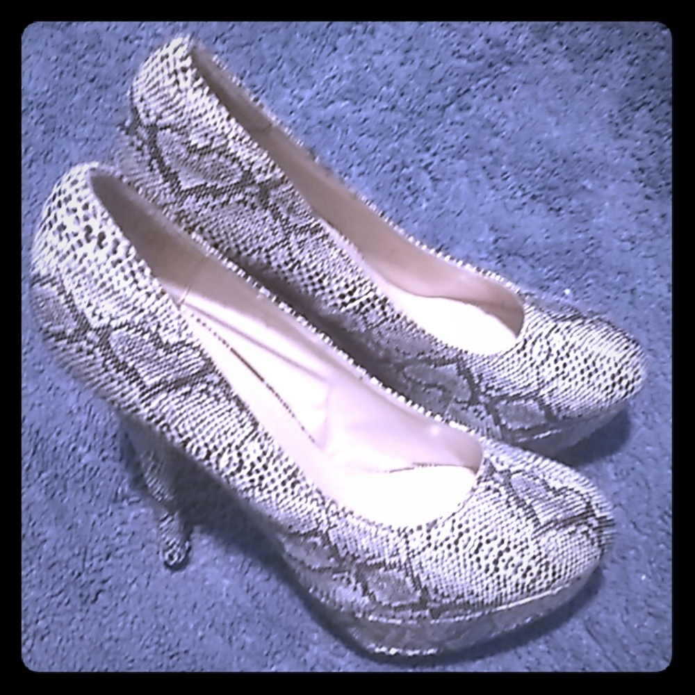 Breckelle's heels